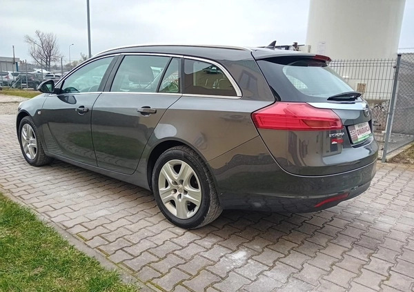 Opel Insignia cena 19850 przebieg: 205200, rok produkcji 2010 z Gniezno małe 92